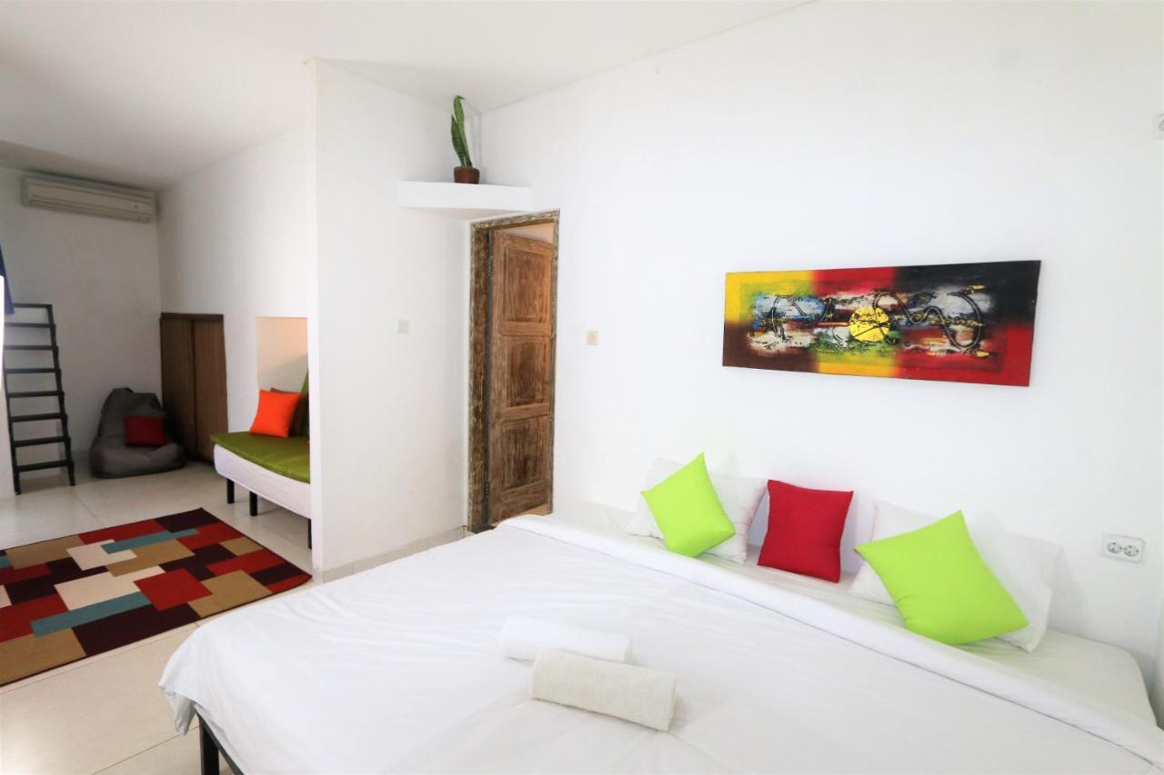 Cornerstone Bali Coworking Hostel Canggu  Exterior photo